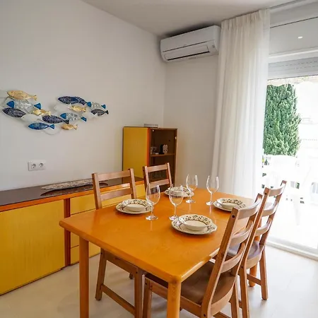 Apartamento Newly Renovated Sitges With Pool Near The Beach By Hello Homes Sitges Sitges